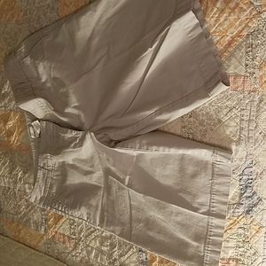 Chico's size 1.5 zip front shorts cream color